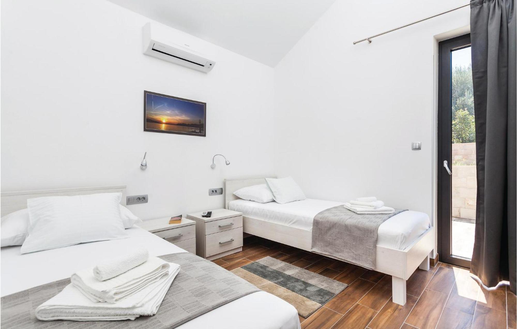 Nice Home In Kneze With Wifi Pupnat Zewnętrze zdjęcie